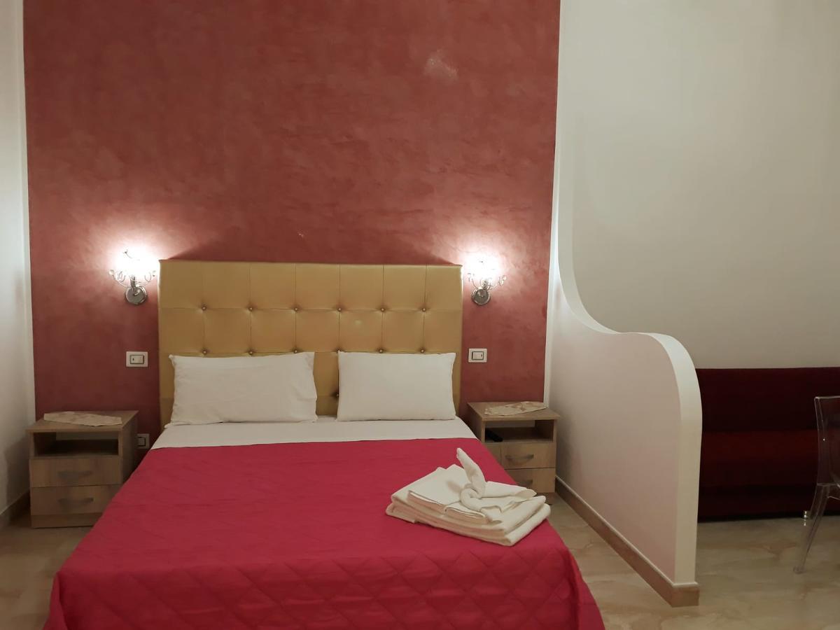 Il Vittoriano Aparthotel Порто Чезарео Екстериор снимка